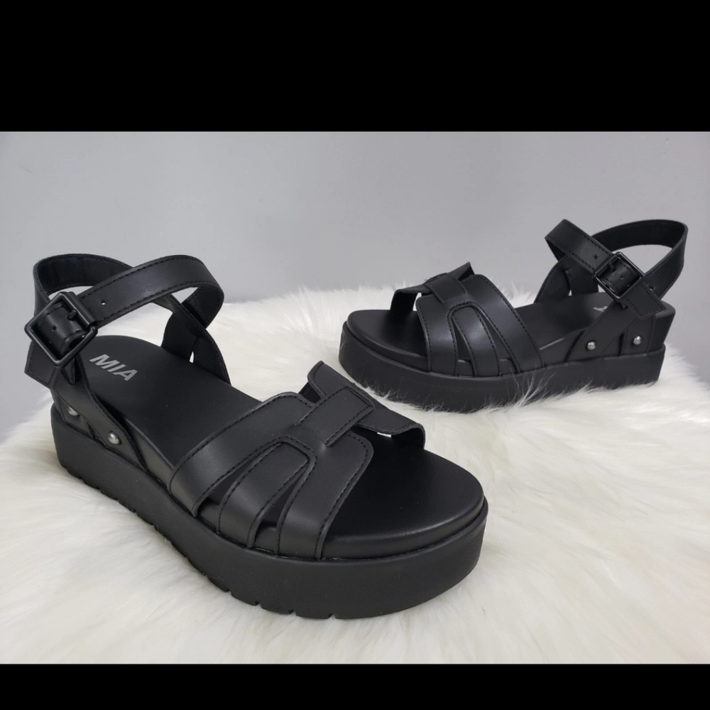 MIA Black Platform Sandals Chunky Lug Sole Ankle Strap Size 10